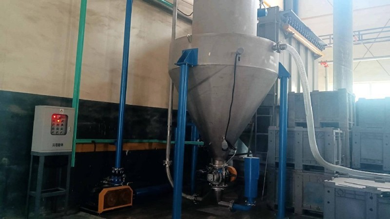 Пневматическая транспортировка водосодержащего натриевого селитра