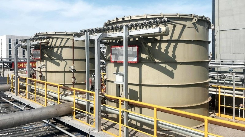 Пневматический перенос цветного песка