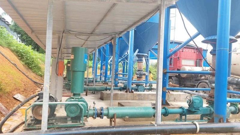 Ячмень переносится пневматически